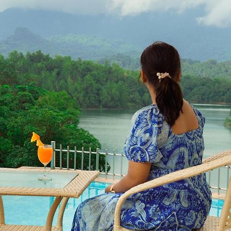 Serene Aqua Hills Kozhikode Hotel Mennanyam Luaran gambar
